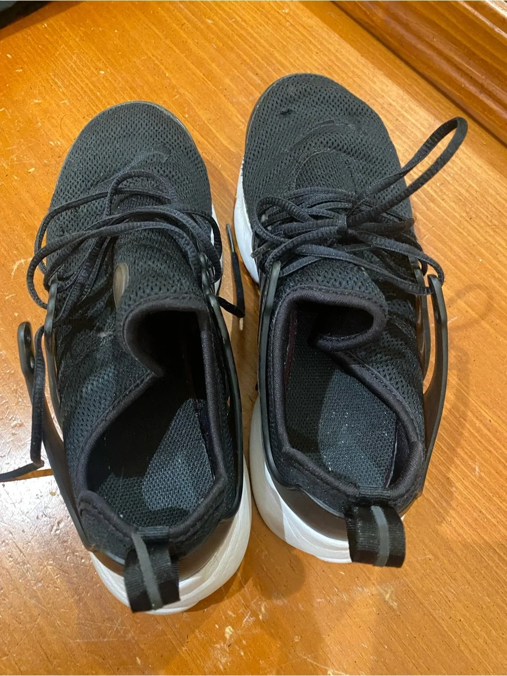 Nike Presto Women’s Black Mesh Lace-Up Sneakers